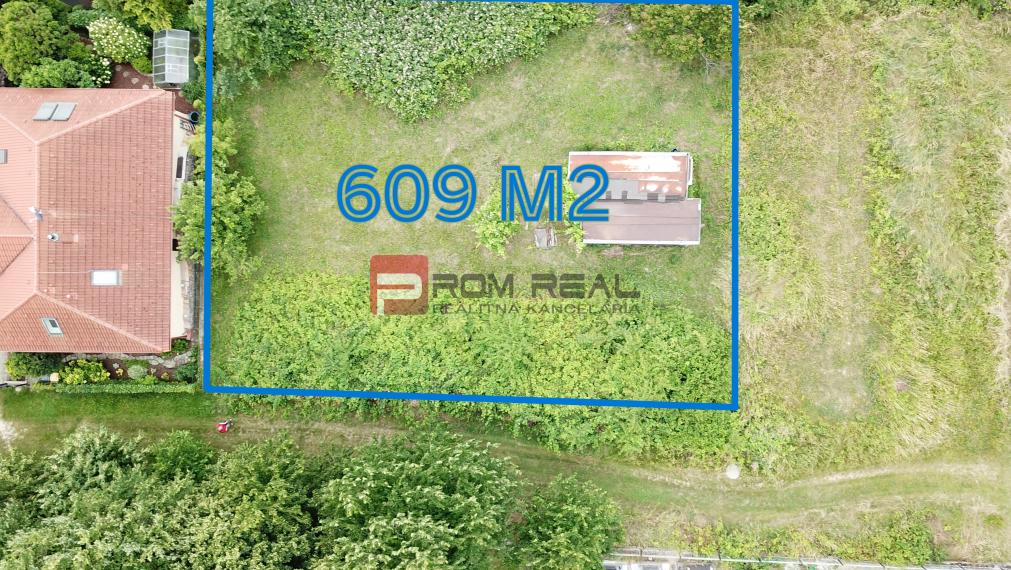 Rovinatý ideálny stavebný pozemok 848 m2 Marianka