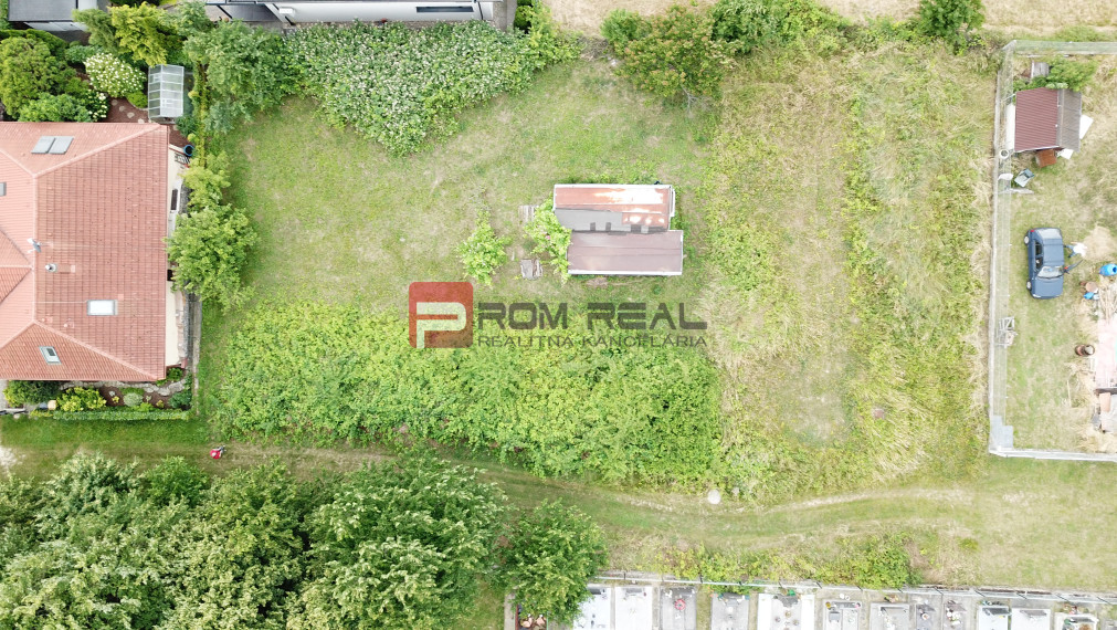 Pozemok 355 m2 so stavebným povolením malý bungalov Marianka