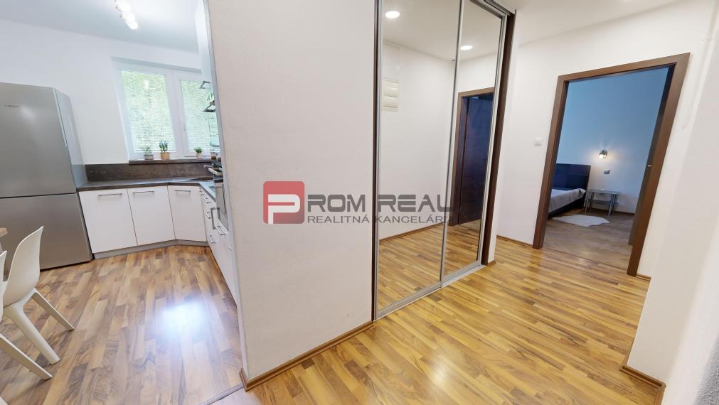 Prenájom moderného 2 izbového bytu pri Horskom parku