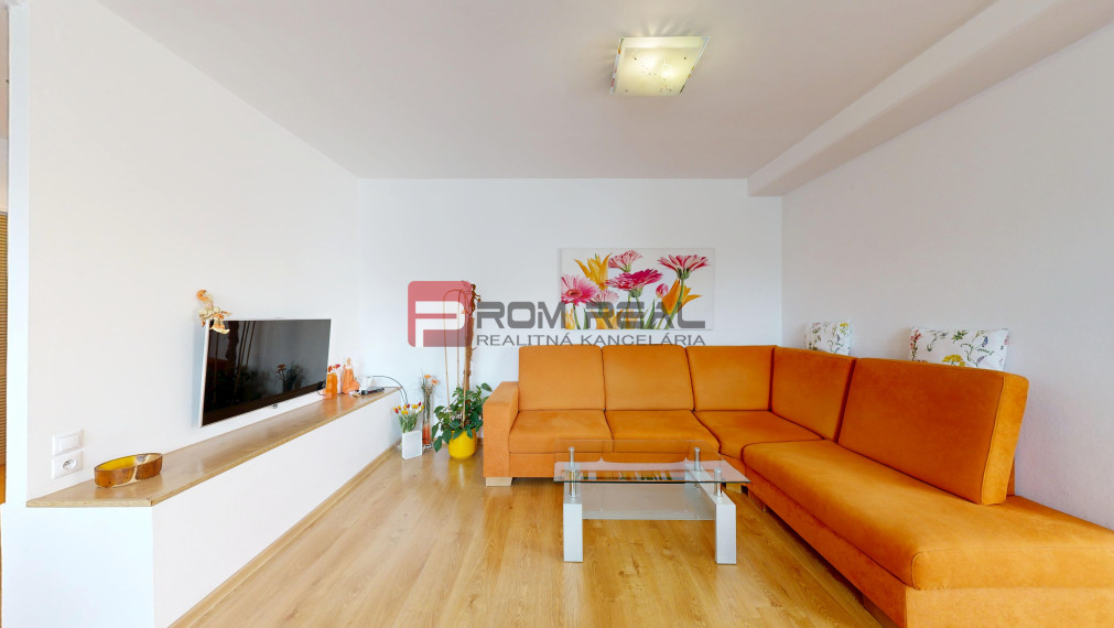 Na PREDAJ 3 izbový  byt priamo v centre mesta Pezinok