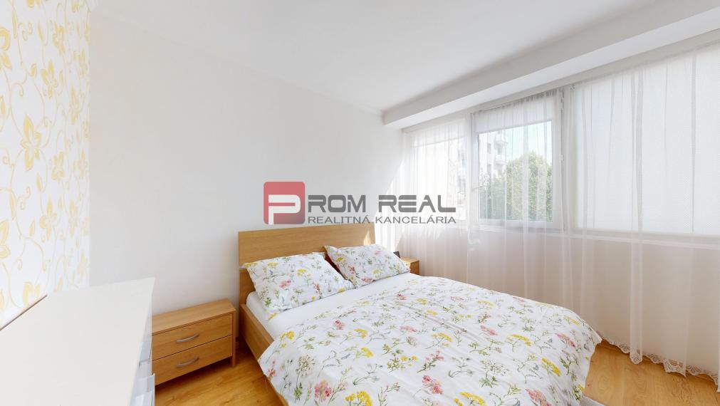 Na PREDAJ 3 izbový  byt priamo v centre mesta Pezinok