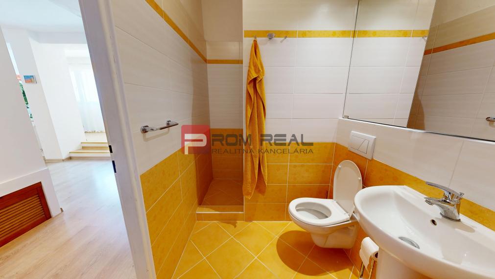 Na PREDAJ 3 izbový  byt priamo v centre mesta Pezinok