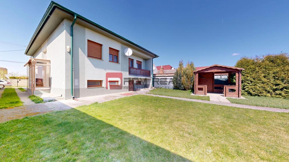 3D obhliadka - Pekný rodinný dom v obci Blatné