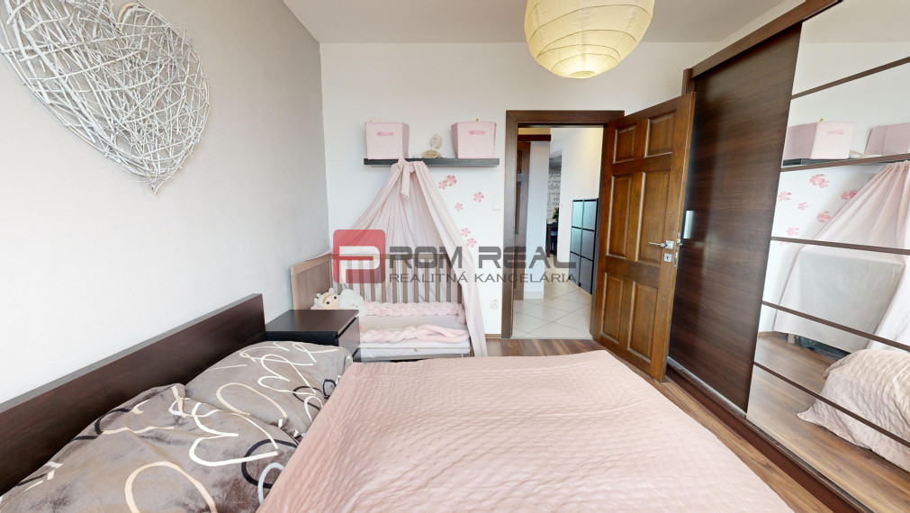 Na PRENÁJOM 2 izbový byt s balkónom na sídlisku Muškát Pezinok