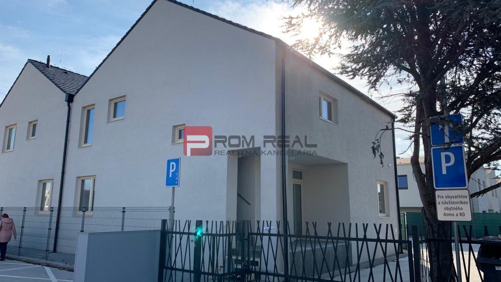 Na predaj 3 izbový byt + 2x parking Ivanka pri Dunaji