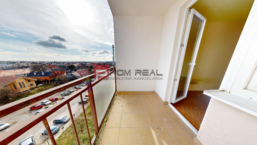 REZERVOVANÉ Ponúkame na PREDAJ 3 izbový byt s balkónom v Pezinku