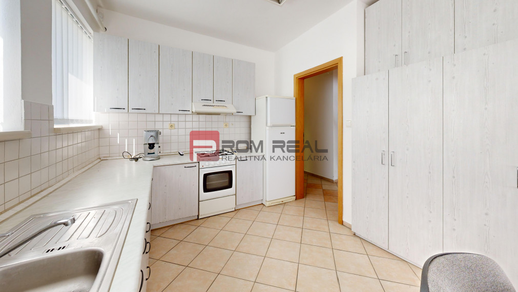 Na prenájom výrobný / administratívny objekt Pezinok