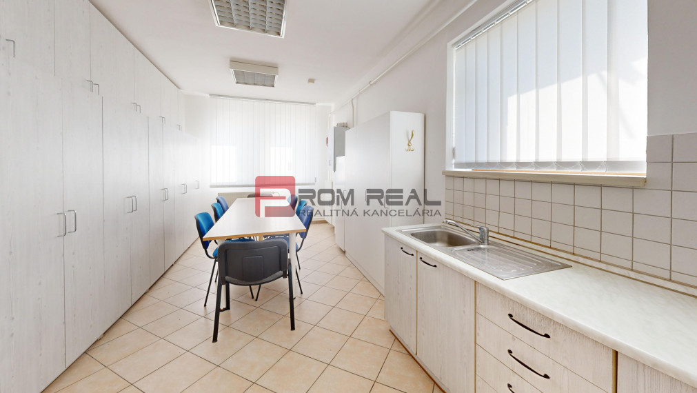 Na prenájom výrobný / administratívny objekt Pezinok