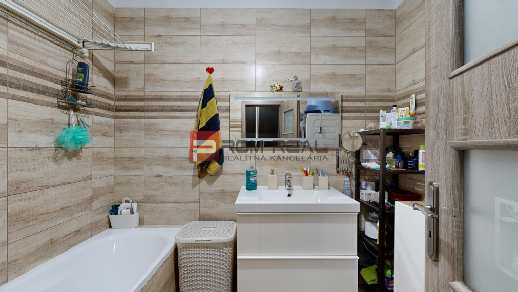 PREDAJ 4 izbový bungalov Slovenský grob - Malý raj