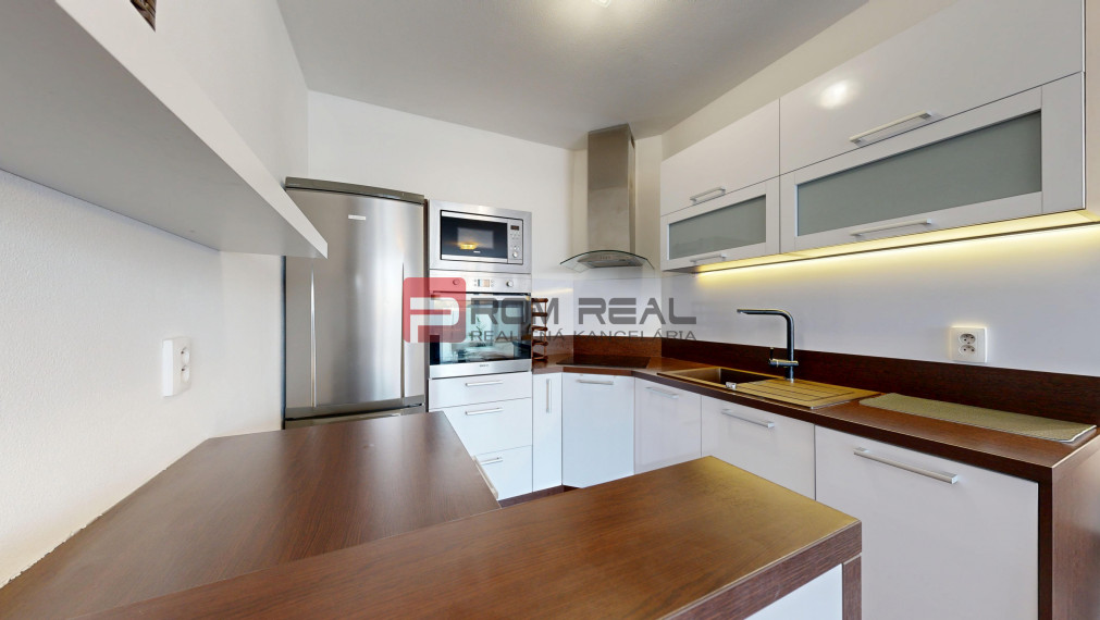 PREDAJ bytu s veľkou terasou a garážovým státím