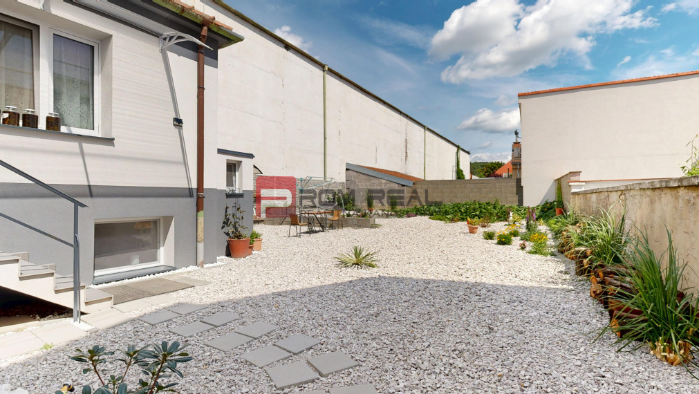 PRENAJATÉ Na prenájom Svätý Jur rodinný dom s vlastným parkovaním