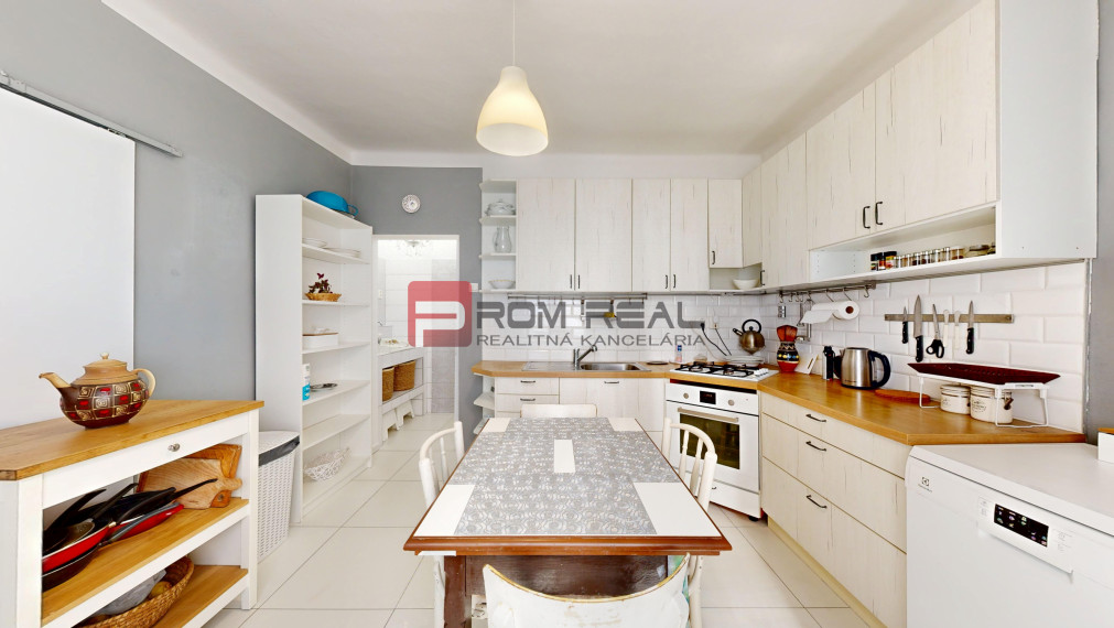 PRENAJATÉ Prenájom 3 izbový rodinný dom 117 m2 + samostatný dvor