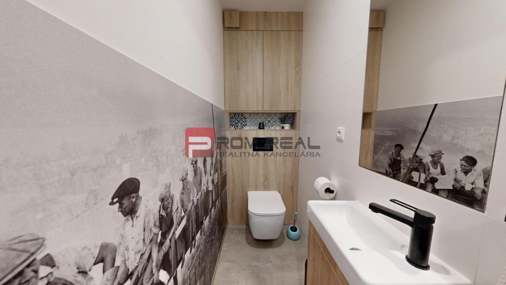 REZERVOVANÉ - Predaj dizajnového 3-izb.bytu s upravenou záhradou a 2 parkovacími miestami vo Hviezdoslavove