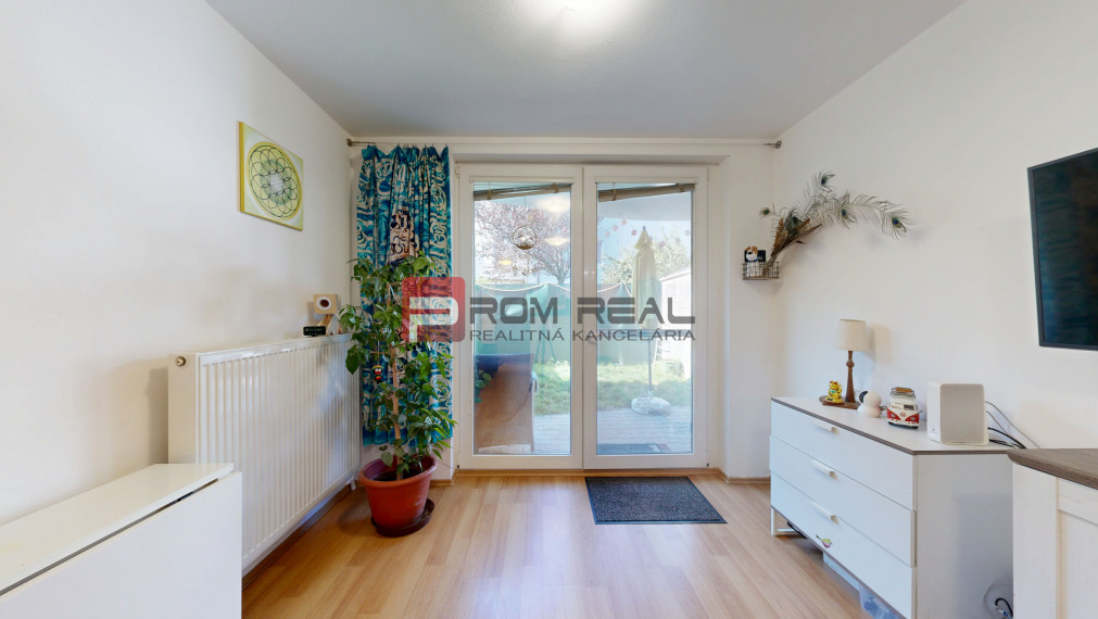 Svätý Jur, Pannónska- Predaj dvojizbového bytu so záhradkou