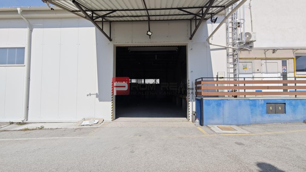 PRENÁJOM ZATEPLENEJ SKLADOVEJ HALY 548 m2, Modra