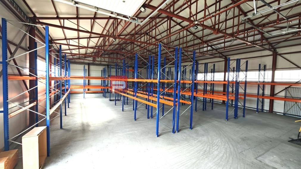 PRENÁJOM ZATEPLENEJ SKLADOVEJ HALY 548 m2, Modra