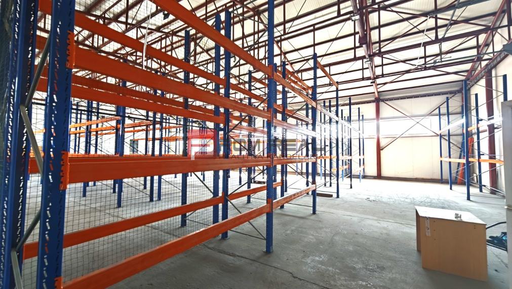 PRENÁJOM ZATEPLENEJ SKLADOVEJ HALY 548 m2, Modra