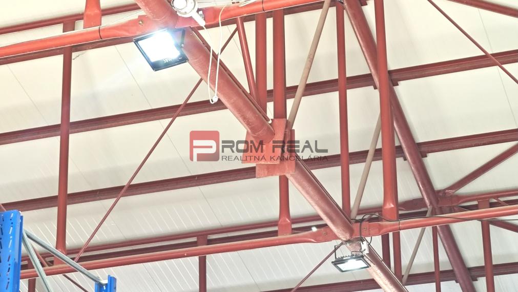 PRENÁJOM ZATEPLENEJ SKLADOVEJ HALY 548 m2, Modra