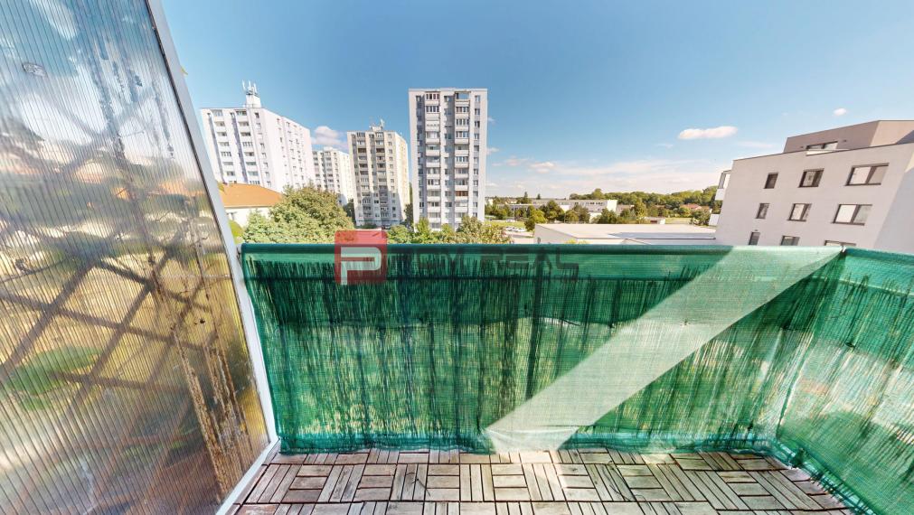 REZERVOVANÉ Na PREDAJ mezonetový byt s krásnym výhľadom na Karpaty Pezinok