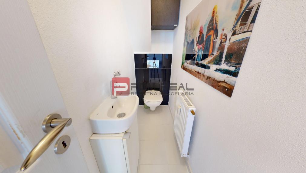 REZERVOVANÉ Na PREDAJ mezonetový byt s krásnym výhľadom na Karpaty Pezinok