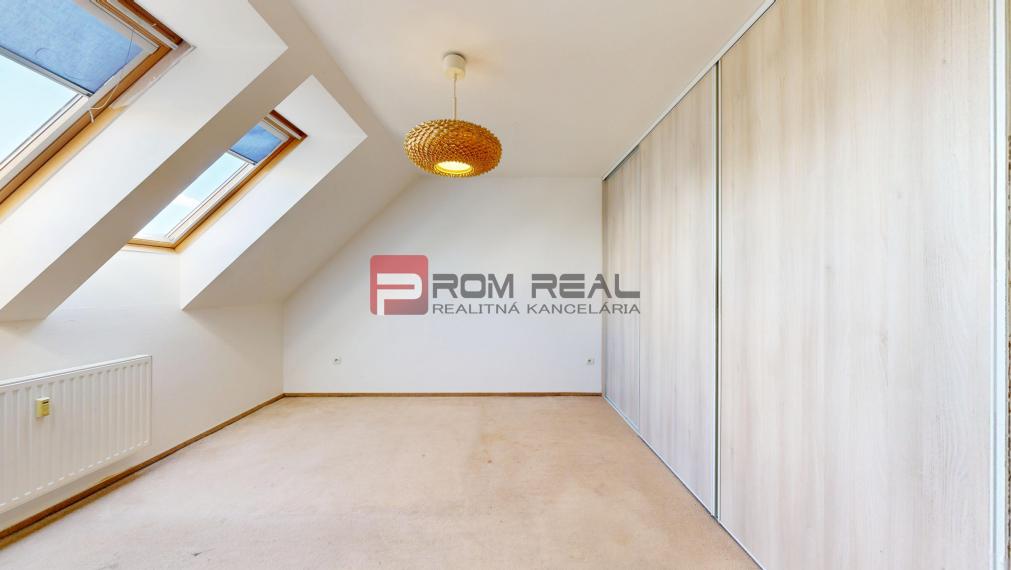 REZERVOVANÉ Na PREDAJ mezonetový byt s krásnym výhľadom na Karpaty Pezinok