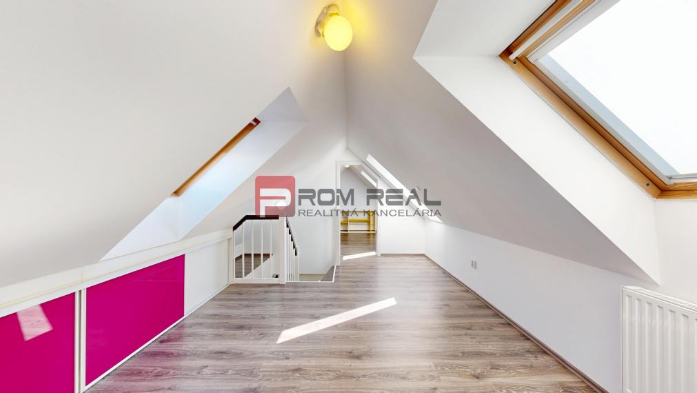 REZERVOVANÉ Na PREDAJ mezonetový byt s krásnym výhľadom na Karpaty Pezinok