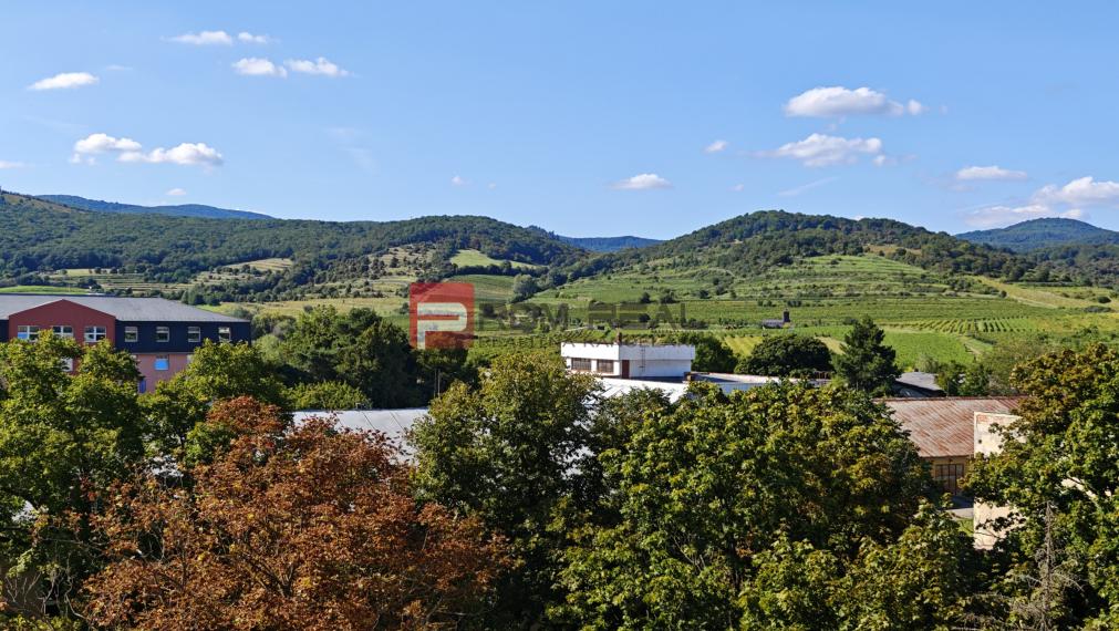 REZERVOVANÉ Na PREDAJ mezonetový byt s krásnym výhľadom na Karpaty Pezinok