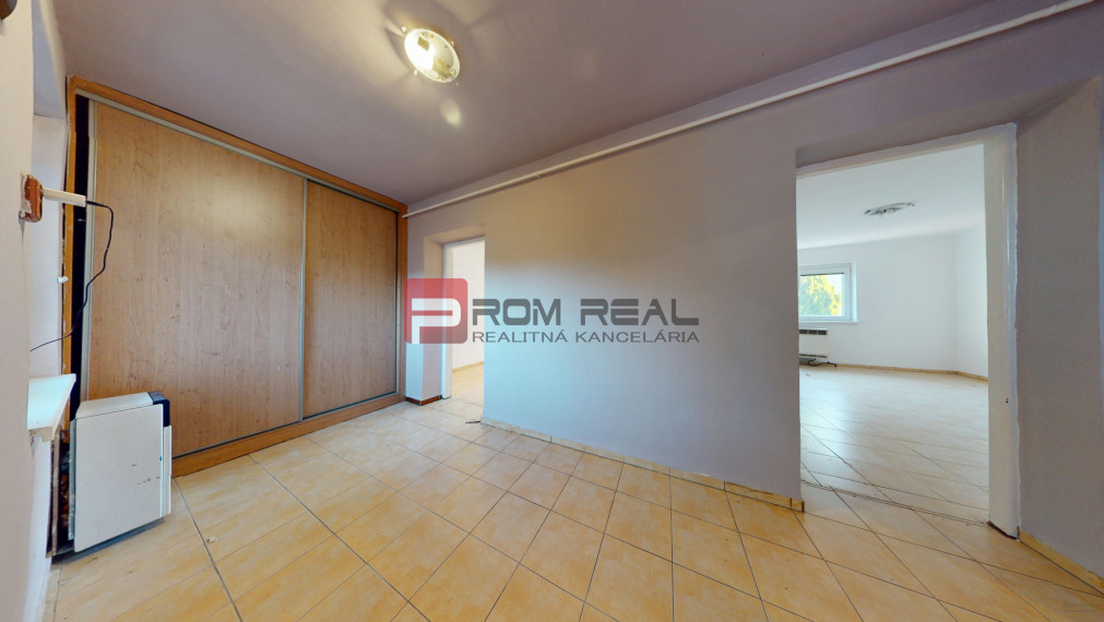 Predaj zaujímavého RD, Veľký Grob, neďaleko Slnečných jazier