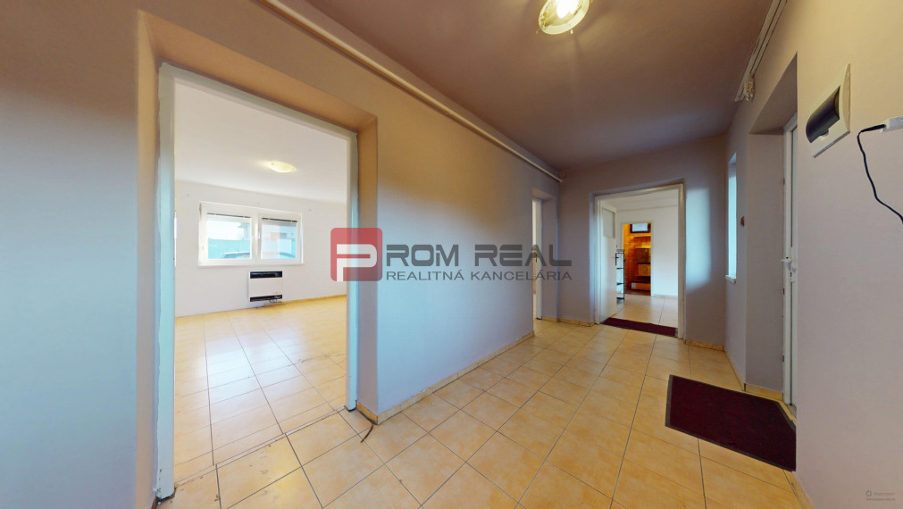 Predaj zaujímavého RD, Veľký Grob, neďaleko Slnečných jazier