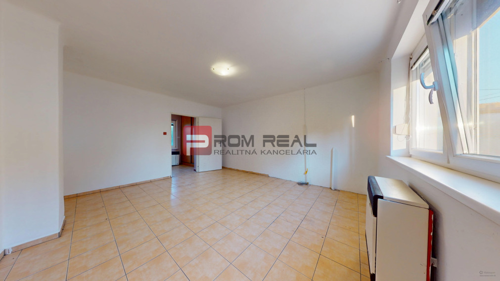 Predaj zaujímavého RD, Veľký Grob, neďaleko Slnečných jazier