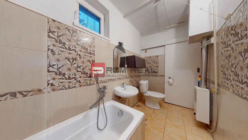 Predaj zaujímavého RD, Veľký Grob, neďaleko Slnečných jazier