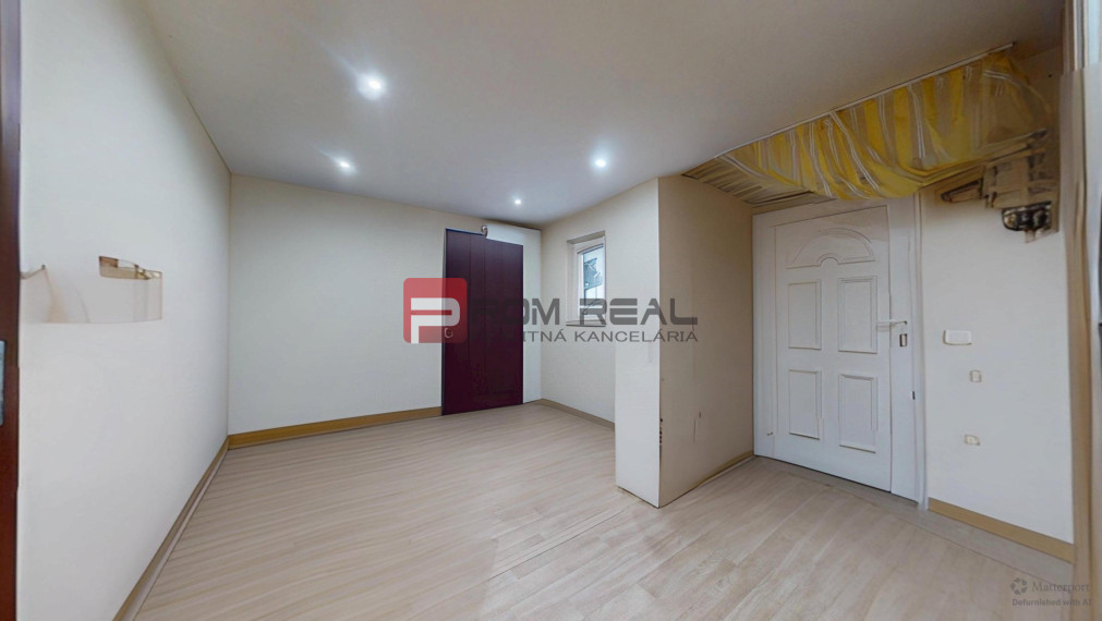 Predaj zaujímavého RD, Veľký Grob, neďaleko Slnečných jazier