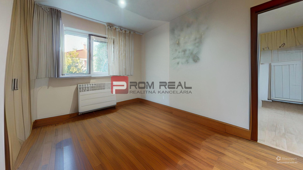 Predaj zaujímavého RD, Veľký Grob, neďaleko Slnečných jazier