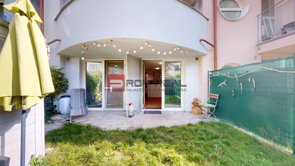 REZERVOVANÉ Predaj dvojizbového bytu so záhradkou-Svätý Jur