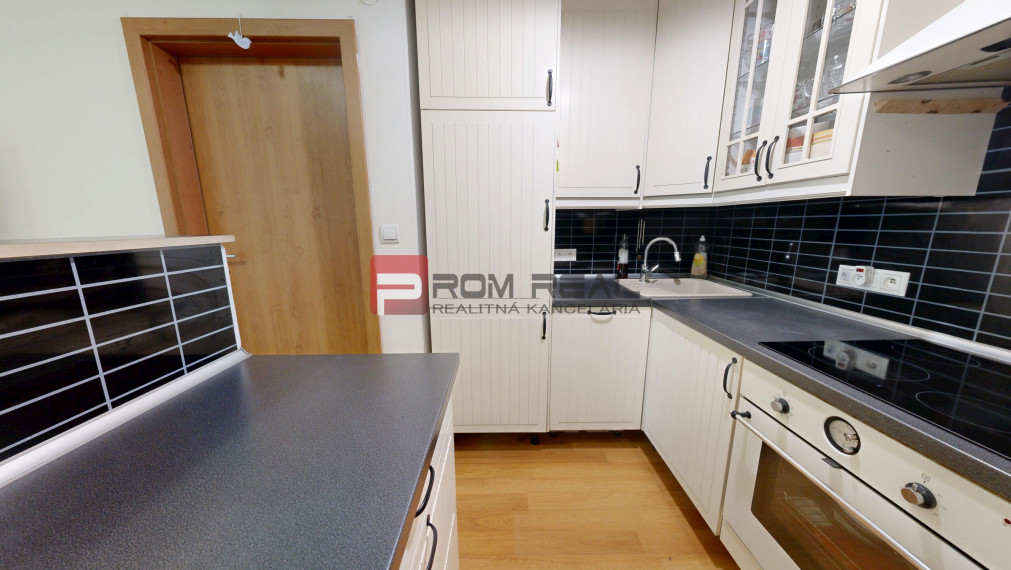 REZERVOVANÉ Predaj dvojizbového bytu so záhradkou-Svätý Jur