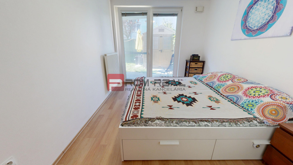 REZERVOVANÉ Predaj dvojizbového bytu so záhradkou-Svätý Jur