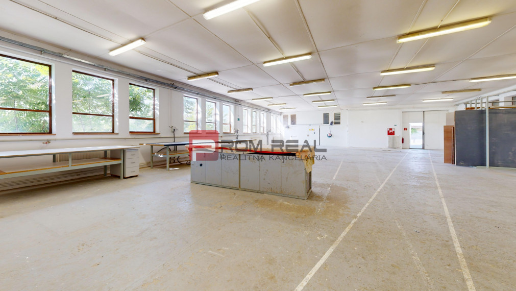 Na prenájom výrobný / administratívny objekt Pezinok
