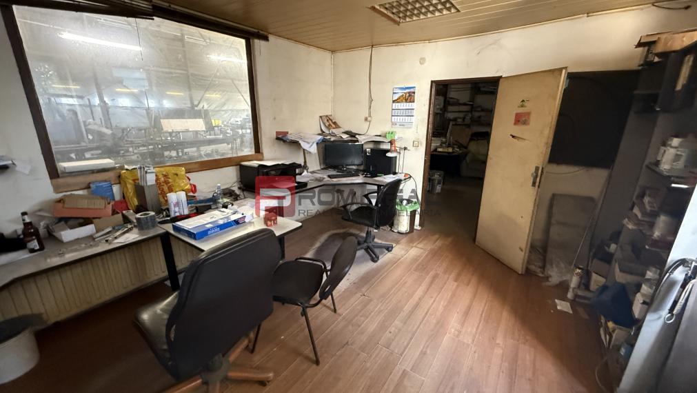 PRENÁJOM Priestranný sklad BÁHOŇ 1800 m2 + Zázemie 200 m2