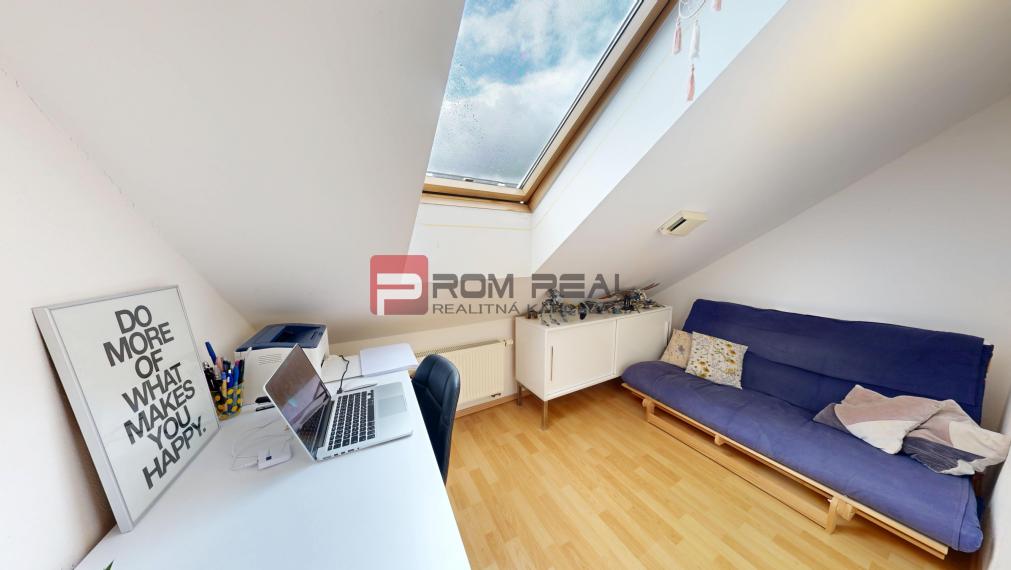 REZERVOVANÉ Na predaj 2,5 izbový byt s balkónom Svätý Jur