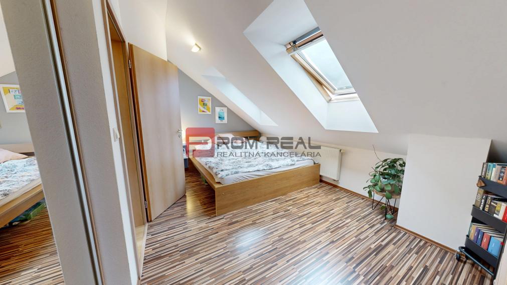 REZERVOVANÉ Na predaj 2,5 izbový byt s balkónom Svätý Jur