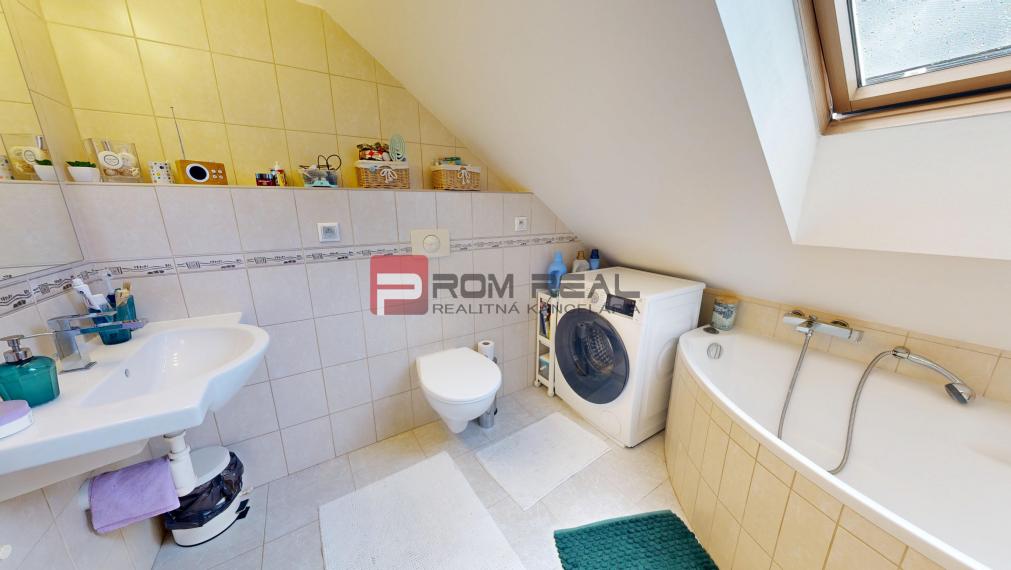 REZERVOVANÉ Na predaj 2,5 izbový byt s balkónom Svätý Jur