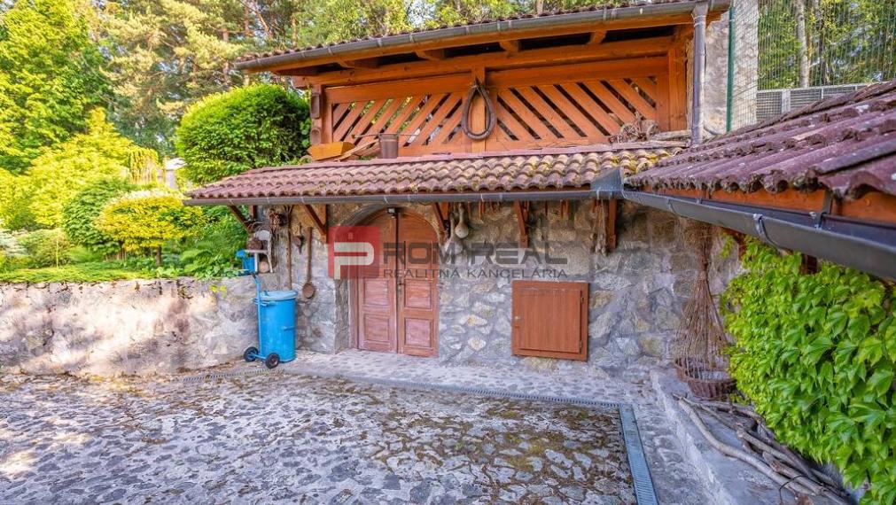 7-izbové sídlo v lyžiarskom raji⛷️v srdci Slovenska ❤️