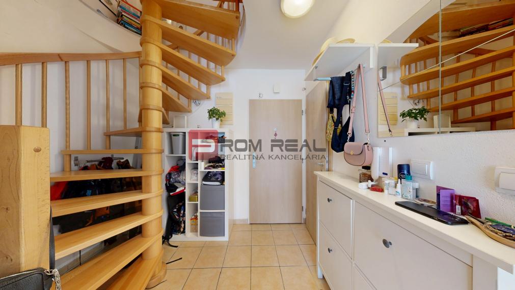 REZERVOVANÉ Na predaj 2,5 izbový byt s balkónom Svätý Jur