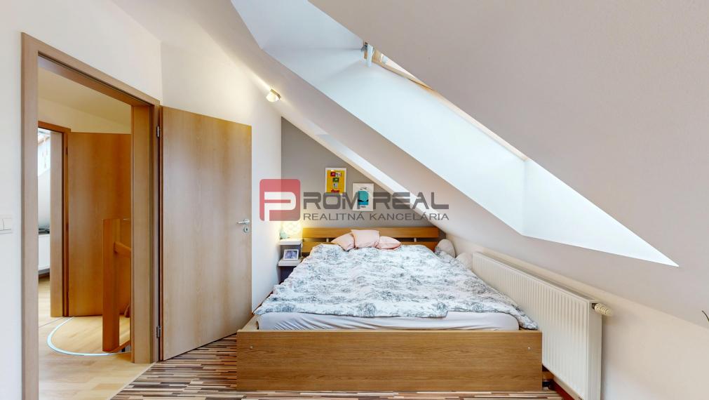 REZERVOVANÉ Na predaj 2,5 izbový byt s balkónom Svätý Jur