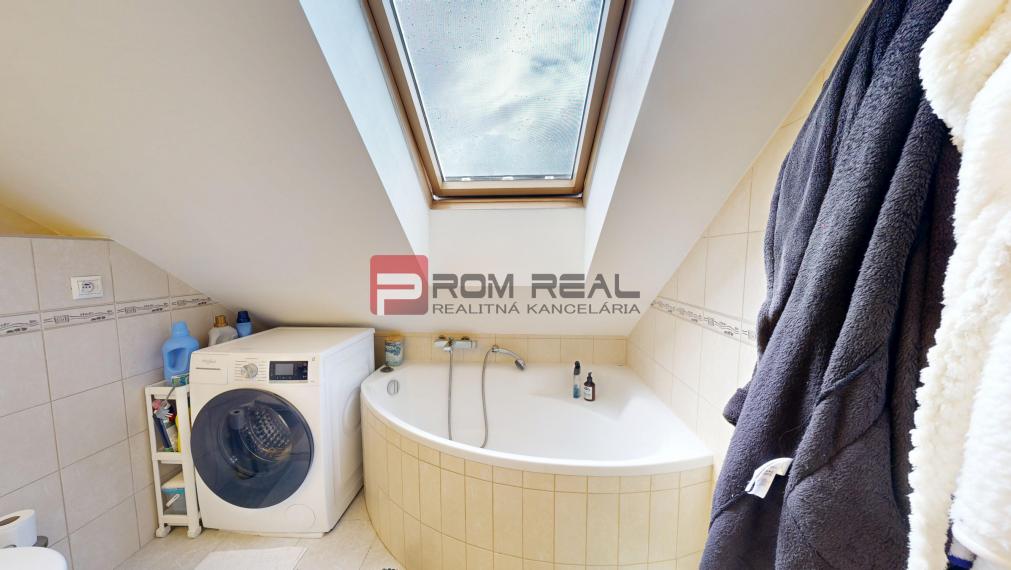 REZERVOVANÉ Na predaj 2,5 izbový byt s balkónom Svätý Jur