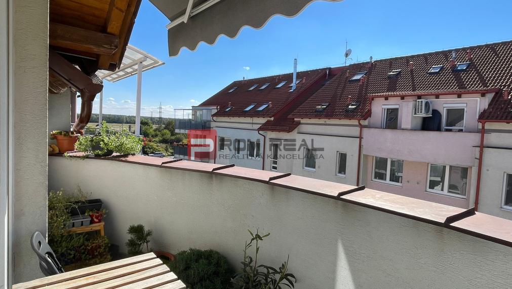 REZERVOVANÉ Na predaj 2,5 izbový byt s balkónom Svätý Jur