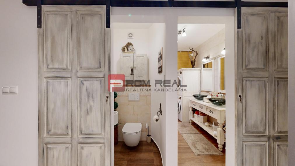 Exkluzívne na predaj krásny 3-izb.byt s dizajnovou záhradou a 2 parkovacími miestami vo Hviezdoslavove