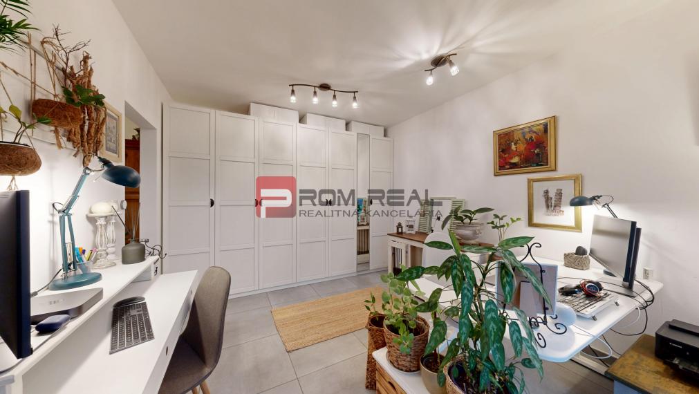 Exkluzívne na predaj krásny 3-izb.byt s dizajnovou záhradou a 2 parkovacími miestami vo Hviezdoslavove