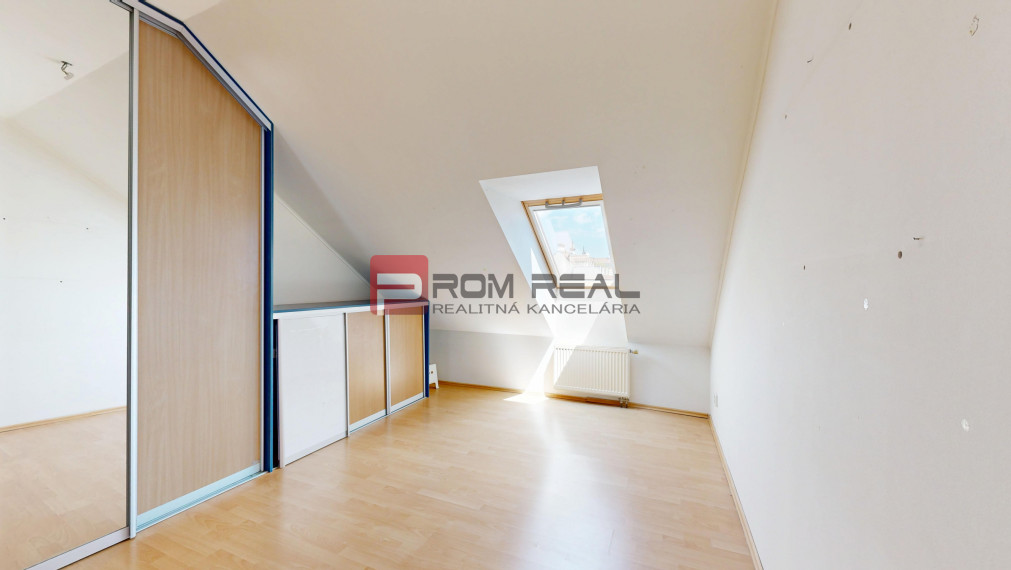 NA PRENÁJOM veľkometrážny 3-izbový byt s výmerou vyše 175m2 + terasa