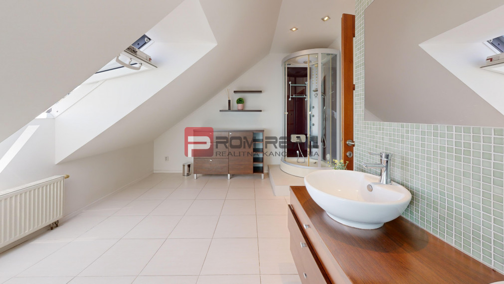 NA PRENÁJOM veľkometrážny 3-izbový byt s výmerou vyše 175m2 + terasa